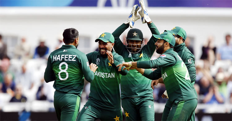 জোড়া সেঞ্চুরি করেও পাকিস্তানের কাছে হারলো ইংল্যান্ড