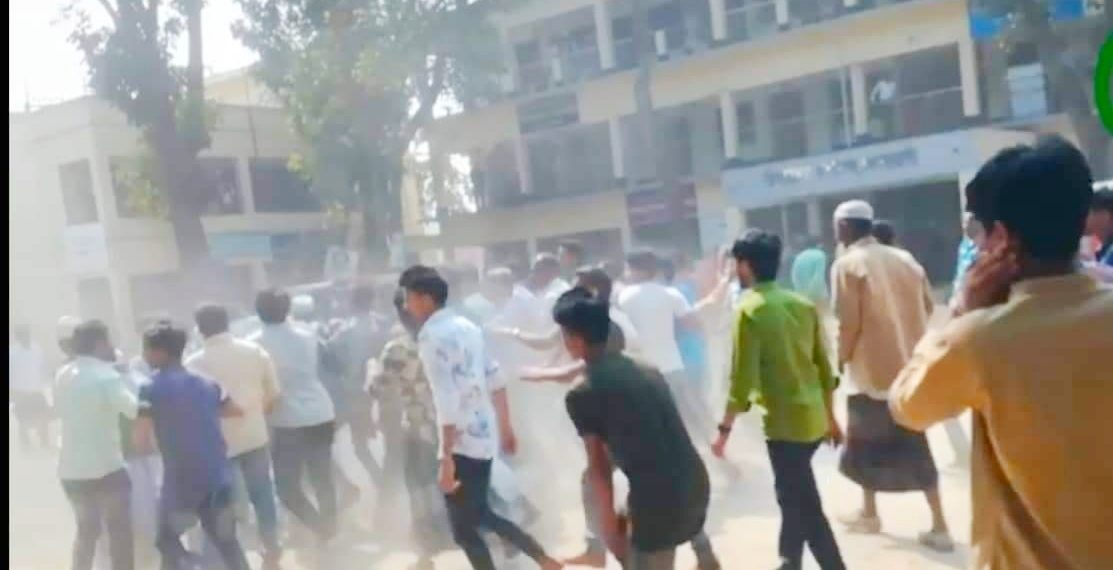 সোনারগাঁয়ে বাজার দখলকে কেন্দ্র করে দুপক্ষের সংঘর্ষ; আহত ২