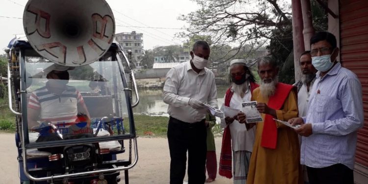 করোনা নিয়ে সচেতনতা সৃষ্টিতে নিজ এলাকায় এডভোকেট ফিরোজের প্রচারণা