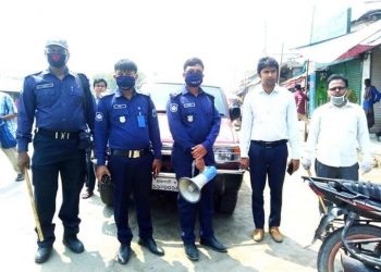 রাজশাহীর মোহনপুর উপজেলার হাট বাজার গুলোতে প্রশাসনের লকডাউন