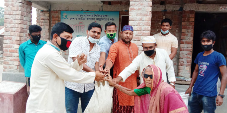 এমপি আয়েন উদ্দিনের সার্বিক সহযোগিতায় খাদ্য সামগ্রী বিতরণে  রিপন