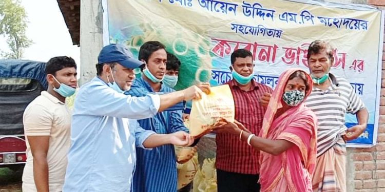 ক্ষুদ্র নৃ-গোষ্ঠীর মাঝে রূপসী পল্লী বাংলাদেশ সংস্থার খাদ্য সামগ্রী বিতরণ