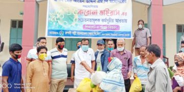 এমপি আয়েন উদ্দিনের সহযোগিতায় রূপসী পল্লী বাংলাদেশ সংস্থার ত্রান সামগ্রী বিতরণ