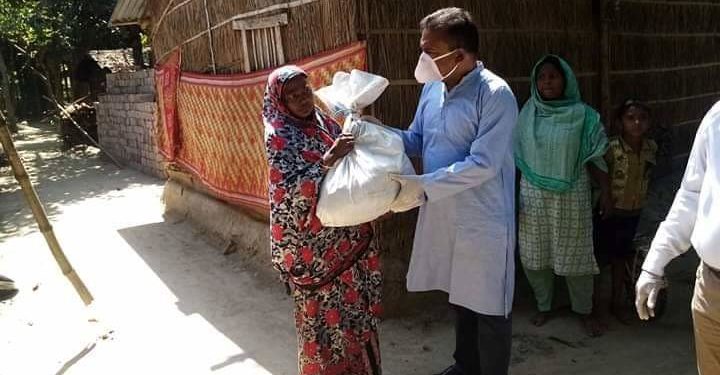 লালপুর-বাগাতিপাড়ায় বকুল এমপির নিজস্ব অর্থায়নে ত্রাণ সামগ্রী বিতরণ