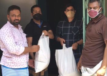গরীবদের ত্রান দিলেন গরীবের উকিল মো: ফিরোজ মিয়া