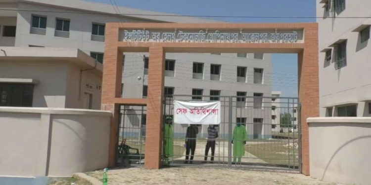 জয়পুরহাটের আক্কেলপুরে তিন বাড়ি লকডাউন