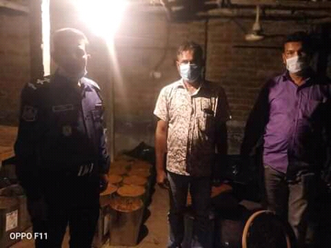 গুড়ে ভেজাল মেশানোর অপরাধে ভ্রাম্যমাণ আদালতে জেল,জরিমানা!