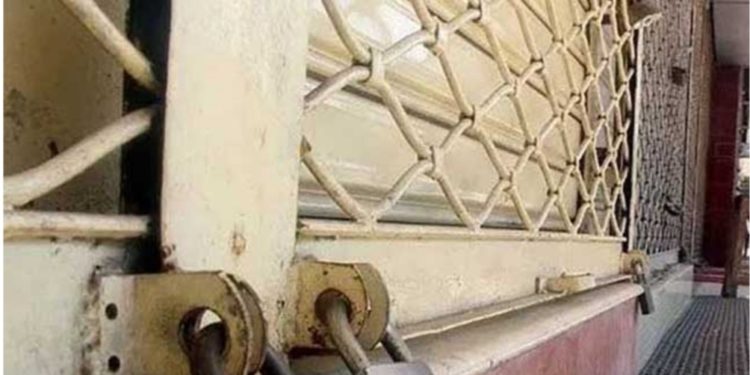 সোনারগাঁ চৌরাস্তার  সকল মার্কেট বন্ধ