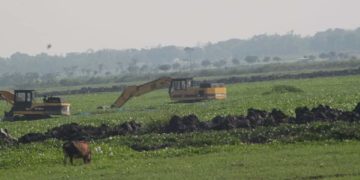 মোহনপুর উপজেলায় প্রশাসনের নাকের ডগায় অবৈধভাবে পুকুর খনন