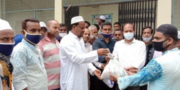 মোহনপুরে প্রধানমন্ত্রীর ঈদ উপহার বিতরণে এমপি আয়েন উদ্দিন