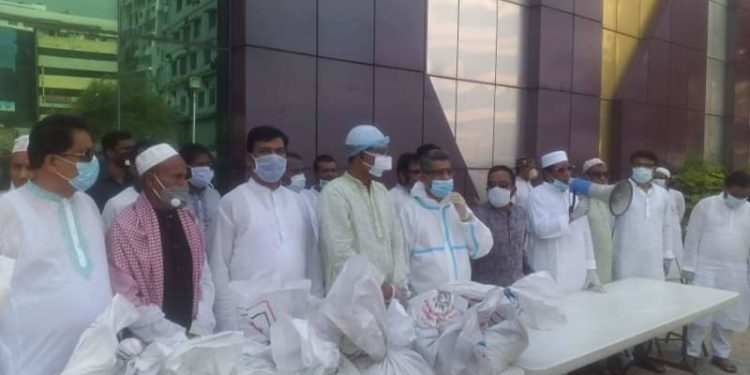 নিম্ন আয়ের মানুষের মাঝে আওয়ামী মৎস্যজীবী লীগে খাদ্যসামগ্রী বিতরণ