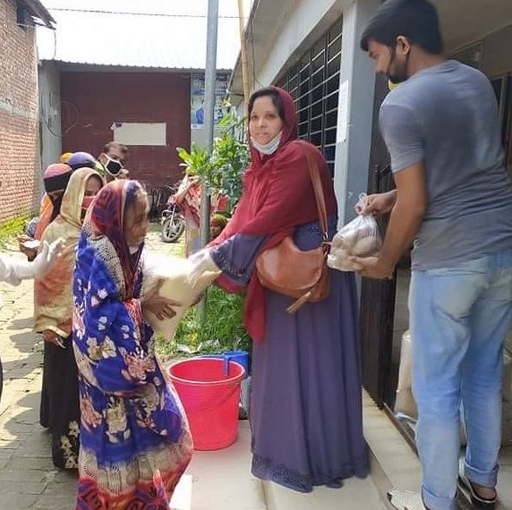 “মানবতার ফেরিওয়ালা” ইসরাত জাহান পারুল