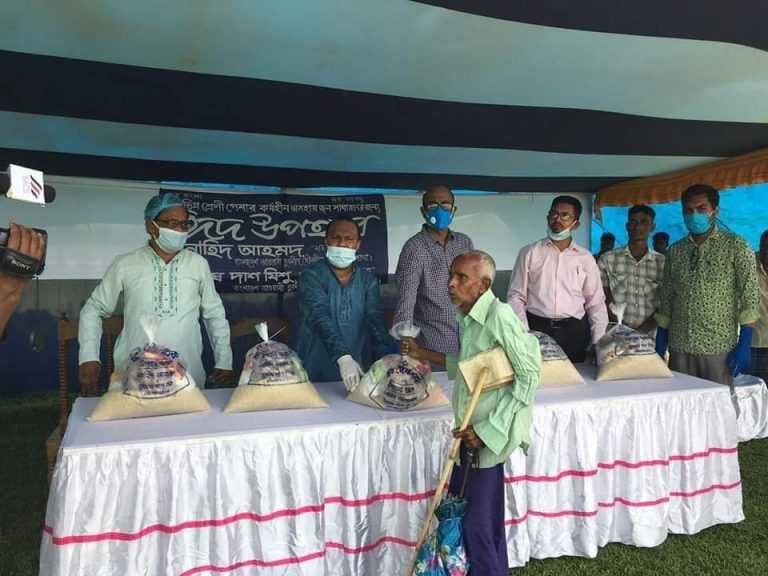 ৪শ হতদরিদ্র পরিবারের মাঝে ঈদ উপহার দিলেন মৌলভীবাজার যুবলীগ সভাপতি ও সাংগঠনিক সম্পাদক
