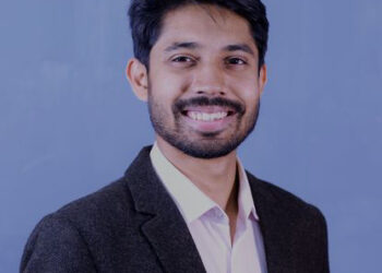 আয়মান সাদিককে হত্যার হুমকি