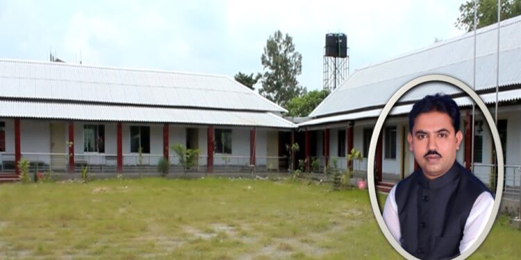 অনলাইনে ক্লাস করছে মোশাররফ হোসেন স্কুল এন্ড কলেজের শিক্ষার্থীরা