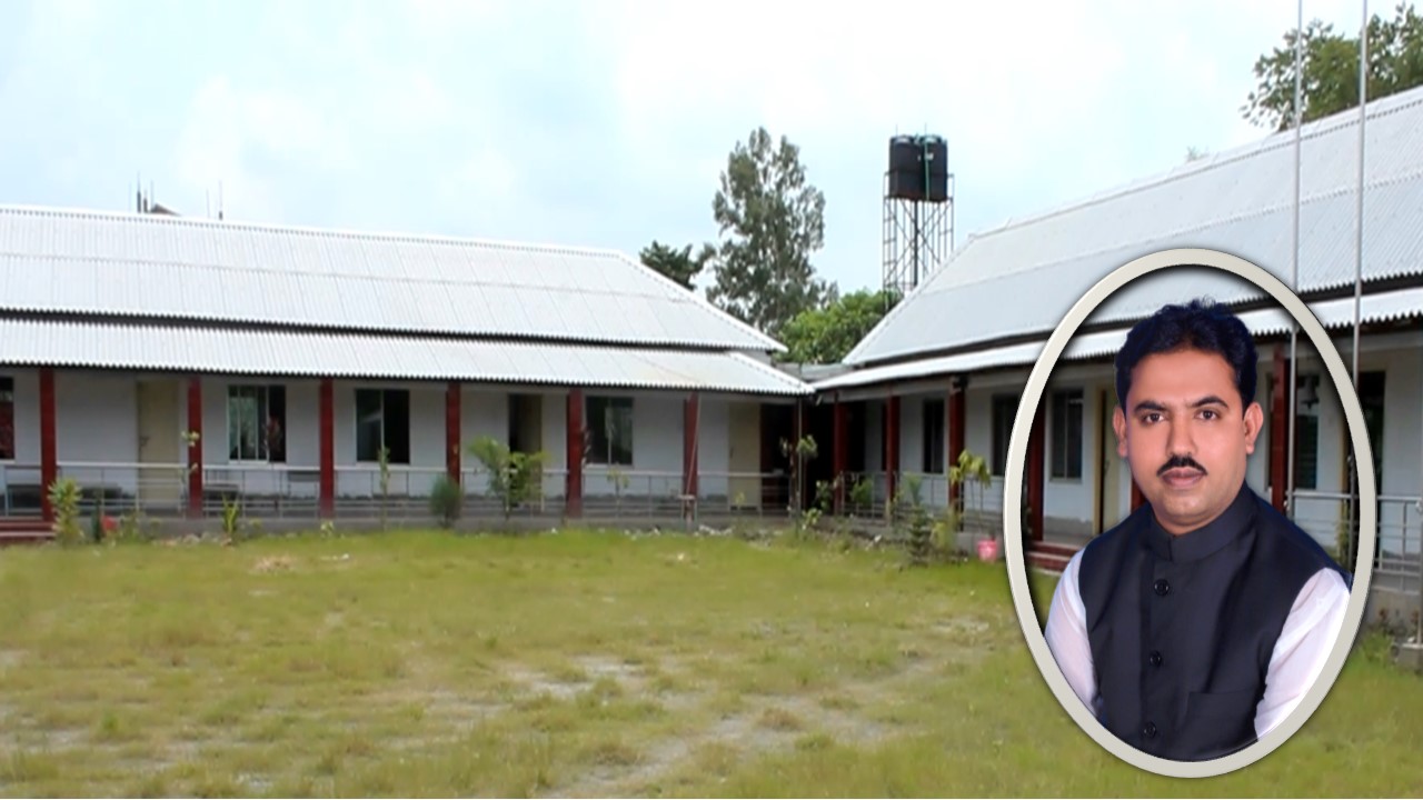 অনলাইনে ক্লাস করছে মোশাররফ হোসেন স্কুল এন্ড কলেজের শিক্ষার্থীরা