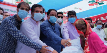 জামালপুরে বন্যার্তদের মাঝে সেচ্ছাসেবক লীগের কেন্দ্রীয় কমিটির ত্রাণ বিতরণ