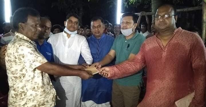 দূর্গাপূজা মন্ডপ পরিদর্শন করেন মেয়র প্রার্থী মোহাম্মদ হোসাইন
