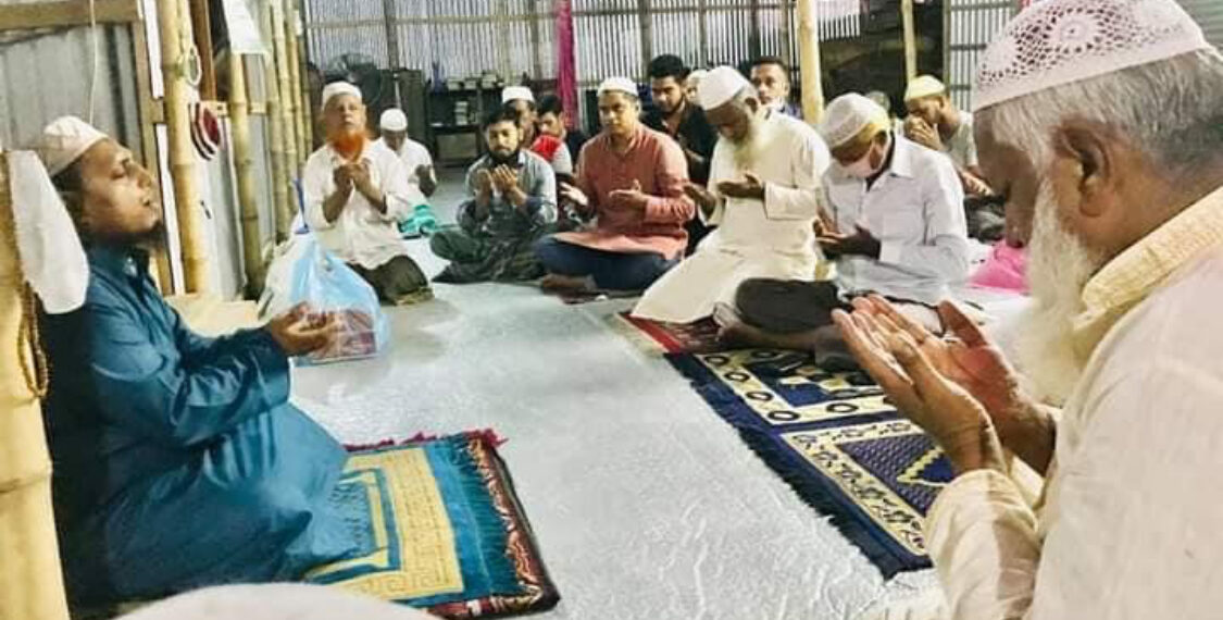 ডা: আবু জাফর চৌধুরী বিরু জন্য দোয়া করালেন মোহাম্মদ হোসাইন