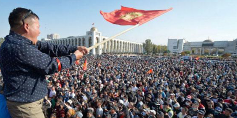 বিক্ষোভকারীদের দখলে কিরগিজিস্তানের সংসদ ভবন ও প্রেসিডেন্ট প্রাসাদ