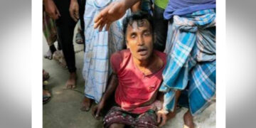 নামাজ পড়া অবস্থায় কুড়াল দিয়ে এলোপাতাড়ি কুপিয়ে মাকে হত্যা,ছেলে আটক