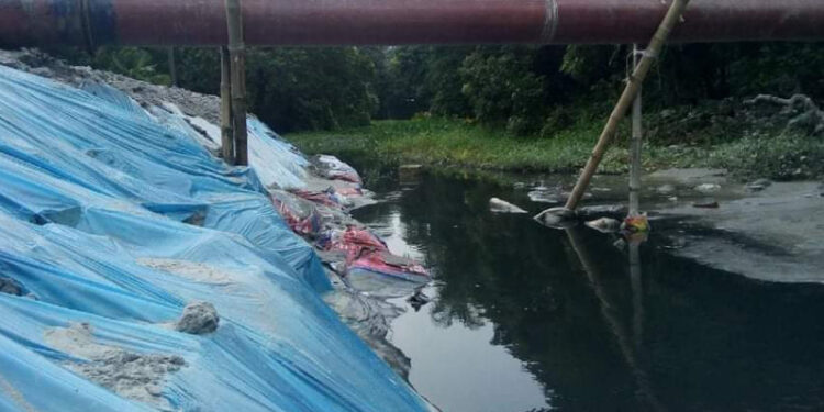 ভূমি খেকোর দখলে সরকারি খাল, প্রশাসন নিশ্চুপ