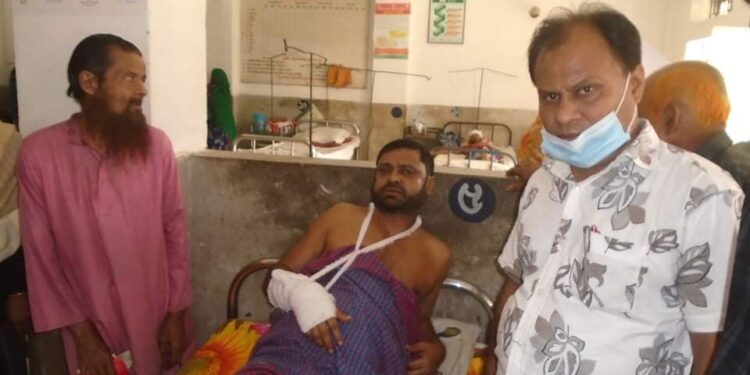 ঝালকাঠিতে প্রতিপক্ষের হামলায় ইউপি সদস্যসহ ৬ জন আহত
