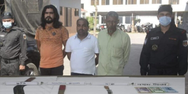 সোনারগাঁয়ে কাঁচপুর এলাকা হতে তিন চাঁদাবাজ গ্রেফতার