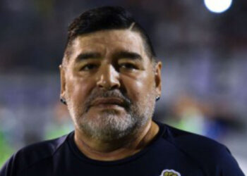 ফুটবলের সর্বকালের অন্যতম সেরা কিংবদন্তি  দিয়েগো ম্যারাডোনা আর নেই