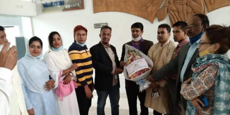 ডিআরইউ’র নতুন নেতৃবৃন্দকে বিএমএসএফের ফুলেল শুভেচ্ছা ও অভিনন্দন