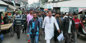 রাজশাহী কেশরহাটে আ.লীগের বর্ধিত সভায় মেয়র প্রার্থী শাহিনের নেতৃত্বে জনতার ঢল