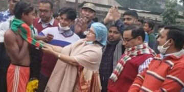 জার্সি ও বুট পেয়ে খুশী আলী আকবর  ক্রীড়া একাডেমির  খেলোয়াড়রা