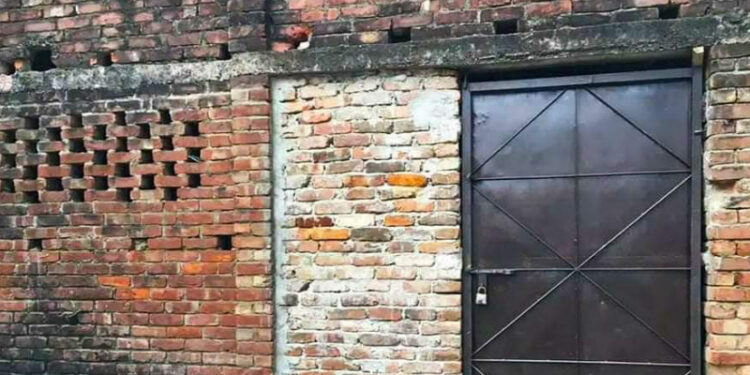সোনারগাঁয়ে জমি নিয়ে বিরোধে কারখানায় হামলা আহত ২