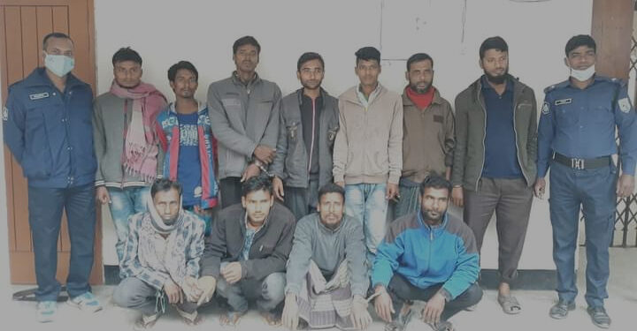 রাণীশংকৈল থানা পুলিশের রাতভর সাঁড়াশি অভিযানে আটক ১১