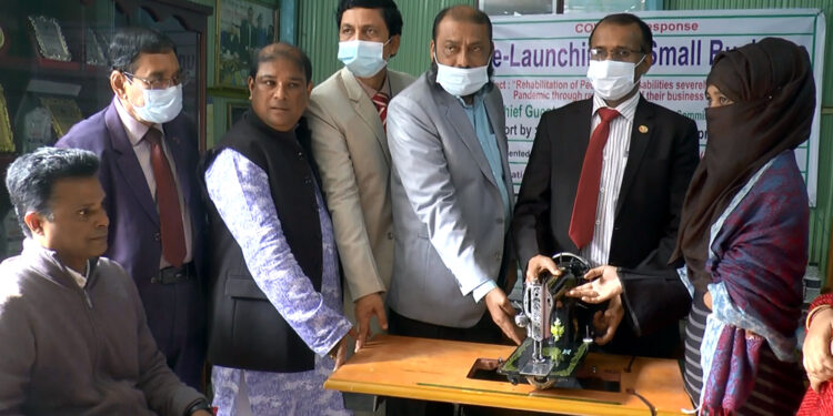 ঝালকাঠিতে প্রতিবন্ধীদের মাঝে সহায়তা প্রদান