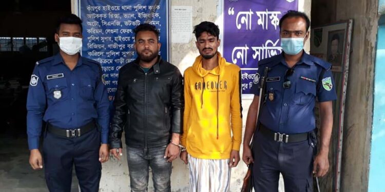 সোনারগাঁয়ে ছিনতাই করে পালানোর সময় দুই ছিনতাইকারী গ্রেপ্তার