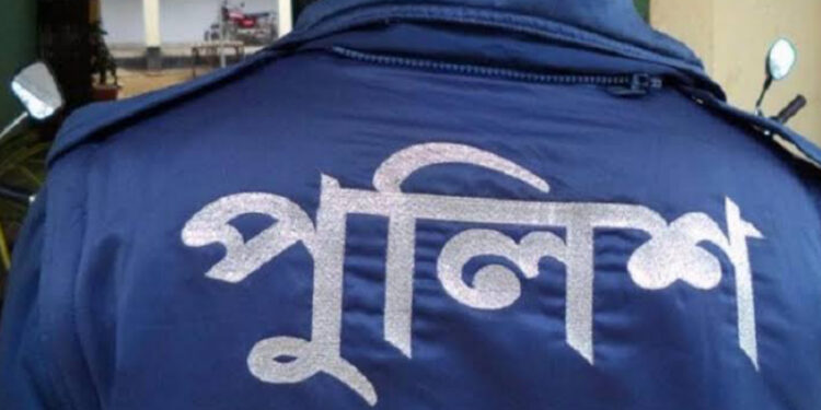 গাড়ির যাত্রী রেখে গন্তবে পৌছে না দেওয়ায় অটো চালককে থাপ্পর পুলিশ কর্মকর্তার