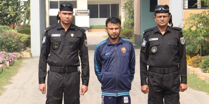 সোনারগাঁয়ে হাতুড়ি দিয়ে পিটিয়ে স্ত্রী হত্যার অভিযোগে ঘাতক স্বামী গ্রেপ্তার