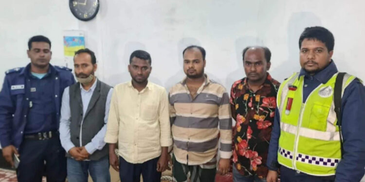 রূপগঞ্জে টিসিবির খাদ্যপণ্য মজুদ করার অভিযোগে চারজন গ্রেফতার
