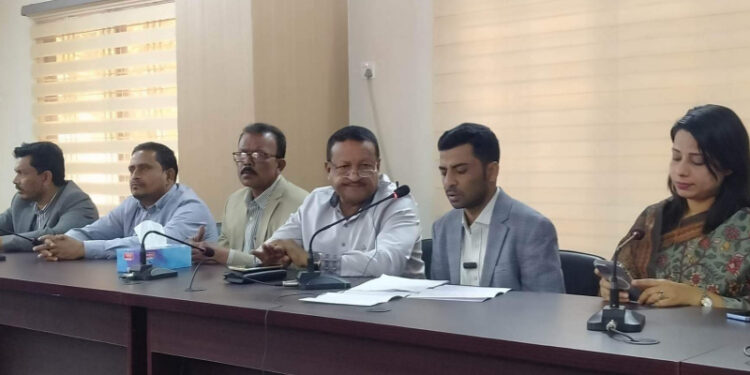 ব্রাহ্মণবাড়িয়া জেলা পরিষদ চেয়ারম্যানের অনিয়মের তথ্য তুলে ধরলেন সদস্যরা