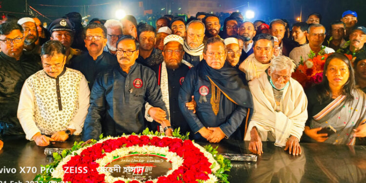 জামালপুরে ভাষা শহীদদের শ্রদ্ধা জানাতে মানুষের ঢল