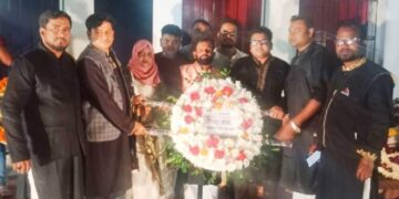 একুশের প্রথম প্রহরে ভাষা শহীদদের প্রতি সোনারগাঁ  সিটি প্রেসক্লাবের শ্রদ্ধাঞ্জলী