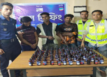 বেনাপোলে পৃথক অভিযানে ফেনসিডিল ইয়াবা গাঁজাসহ গ্রেফতার-৫