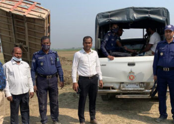 শিবগঞ্জে পদ্মা নদীতে অবৈধ ভাবে বালু উত্তোলনের দায়ে ৪ জনের কারাদন্ড