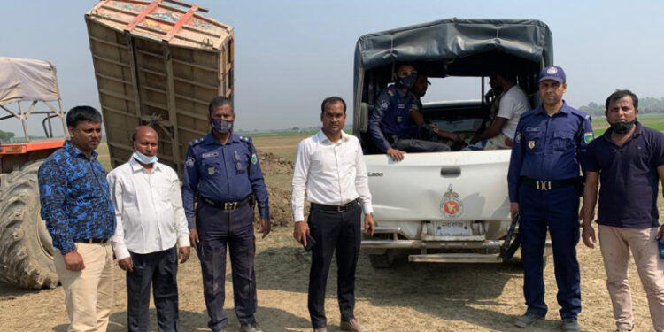 শিবগঞ্জে পদ্মা নদীতে অবৈধ ভাবে বালু উত্তোলনের দায়ে ৪ জনের কারাদন্ড