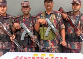 শার্শার নাভারনে যাত্রীবাহী বাসে   বিজিবির অভিযানে ইয়াবা উদ্ধার