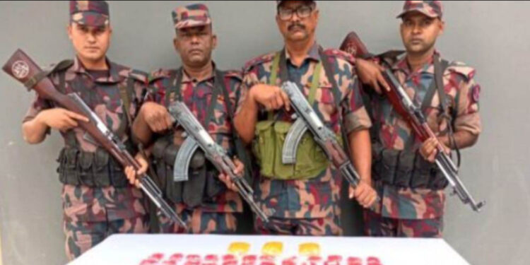 শার্শার নাভারনে যাত্রীবাহী বাসে বিজিবির অভিযানে ইয়াবা উদ্ধার