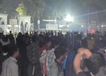 ইবিতে শিক্ষার্থীদের উপর স্থানীয়দের হামলা, উপাচার্য ও এএসপির আশ্বাসে আন্দোলন স্থগিত