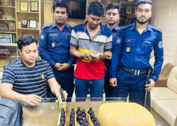 কাঁচপুরে ৩০ বোতল ফেনসিডিল ও ৪ কেজি গাঁজাসহ মাদক কারবারি আটক