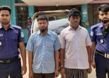 পুলিশ পরিচয়ে অটোরিকশা চুরি,গ্রেফতার-২